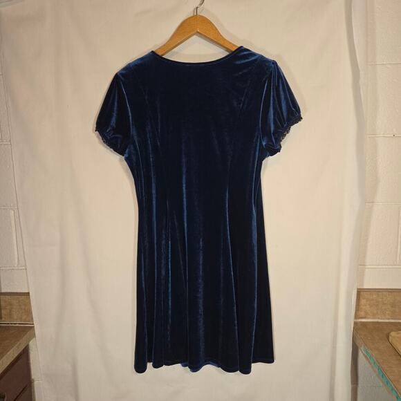 Hot Topic Blue Velvet Swiss Dot Goth Sheer Plus Size Illusion Dress 1X 14-16 - Picture 6 of 7